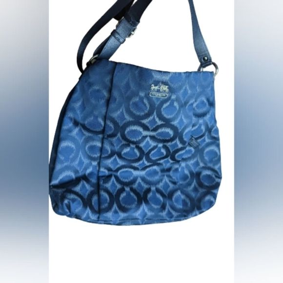 EUC Coach Isabelle purse navy fabrick with silver c design throughout Satin navy - Picture 3 of 12